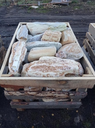 Златолит жёлтый, жёлто-зелёный глыбки и валуны для ланшафтного дизайна купить в Ступино