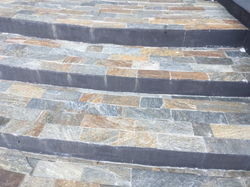 Плитка из Златолита Уральского для лестницы купить в Ступино