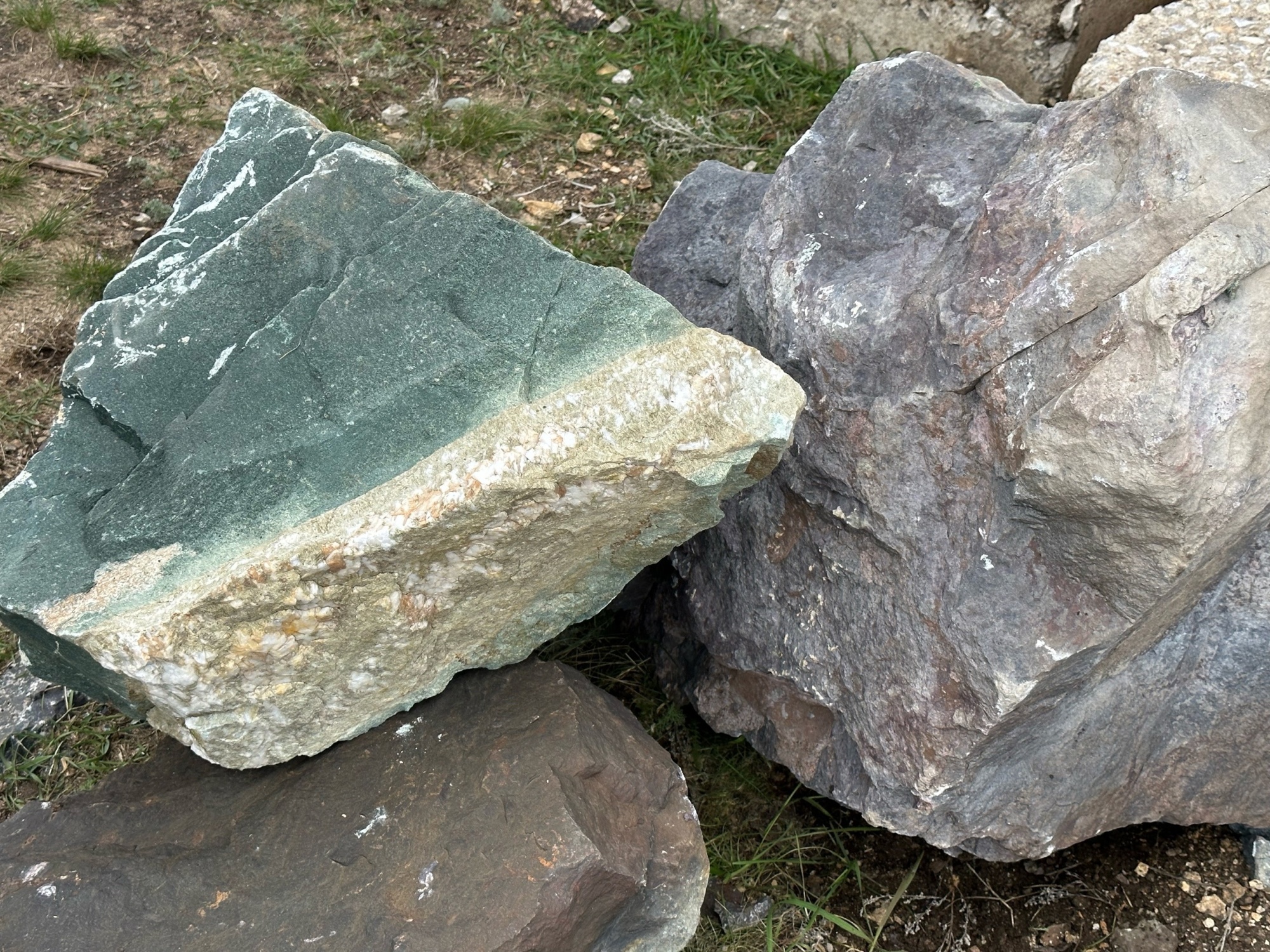 Камни для ландшафтного дизайна зелёные 10-60 килограмм купить в Ступино