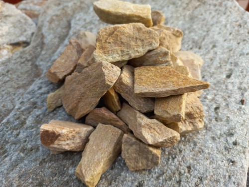 Златолит жёлтый декоративная каменная крошка купить в Ступино