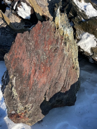 Ландшафтные глыбы красно-фиолетовые 200-1000 килограмм купить в Ступино