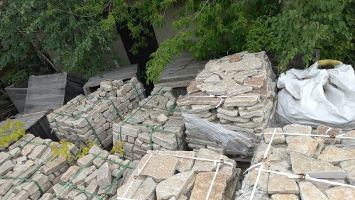 Гранитный плитняк галтованный для мощения купить в Ступино