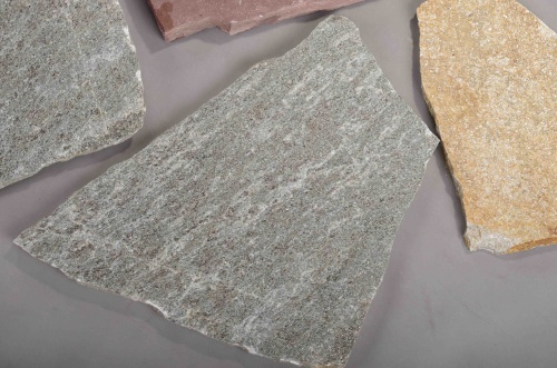 Плитняк златолит Уральский для цоколя, отмостки купить в Ступино