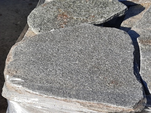 Златолит серебристый галтованный для лестниц купить в Ступино