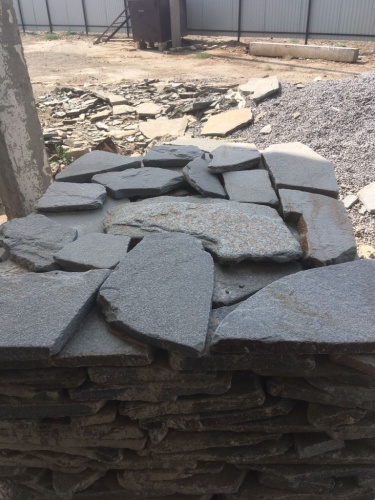 Златолит серебристый галтованный для лестниц купить в Ступино